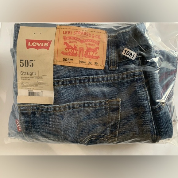 NWT Levi’s 505 Straight Fit Jeans 30x28 Blue Denim Leg Pants Shotwell Classic - Picture 13 of 13